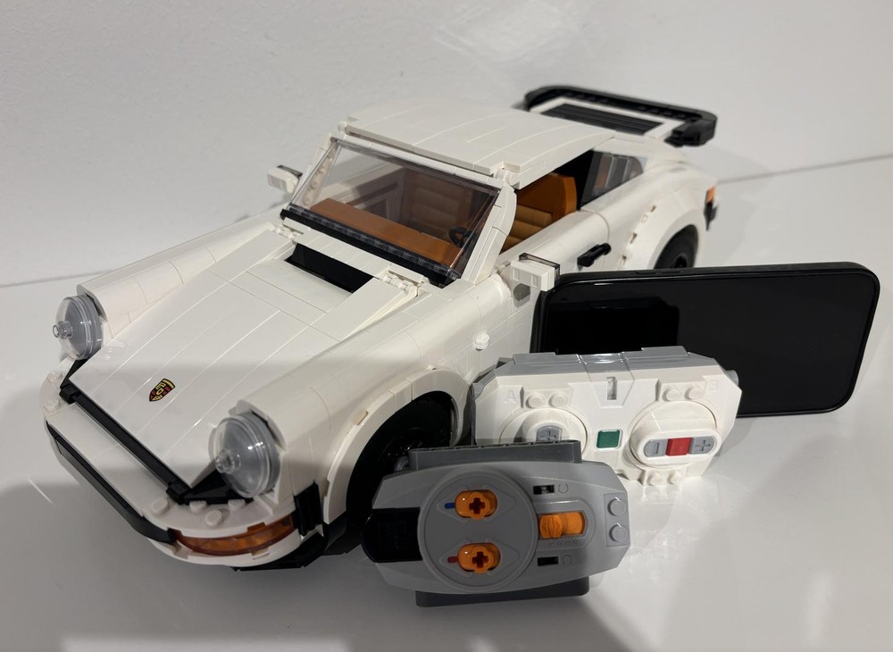 Lego 10295 Porsche 911 RC Conversion