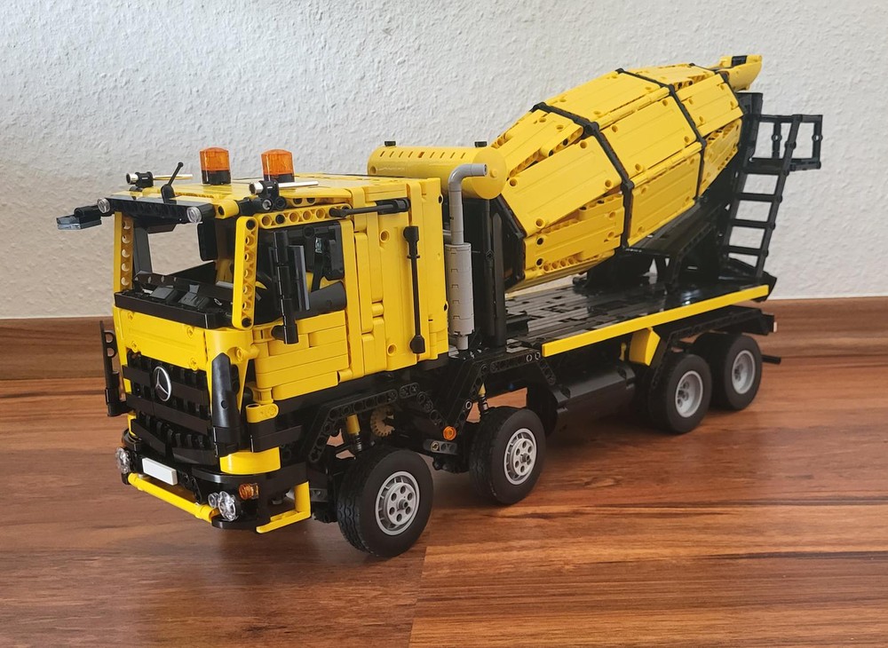 Lego Concrete Mixer Truck / Betonfahrmischer Mercedes-Benz Arocs - 8 x 4