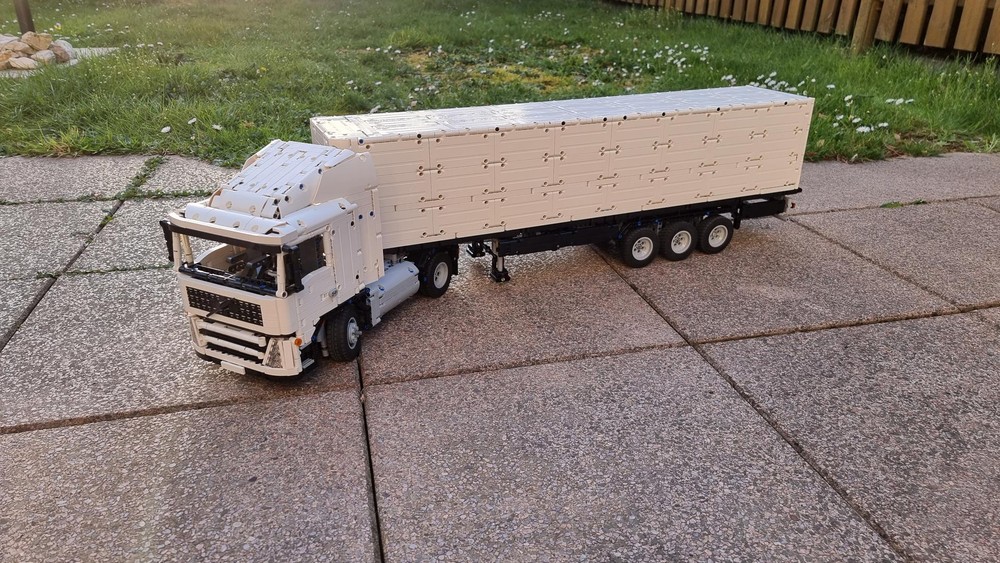 Lego Volvo Truck with Trailer RC or HOG 2in1