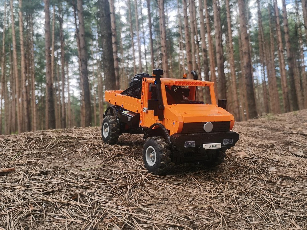 Lego Mercedes-Benz Unimog U1450 Utility Trial Truck