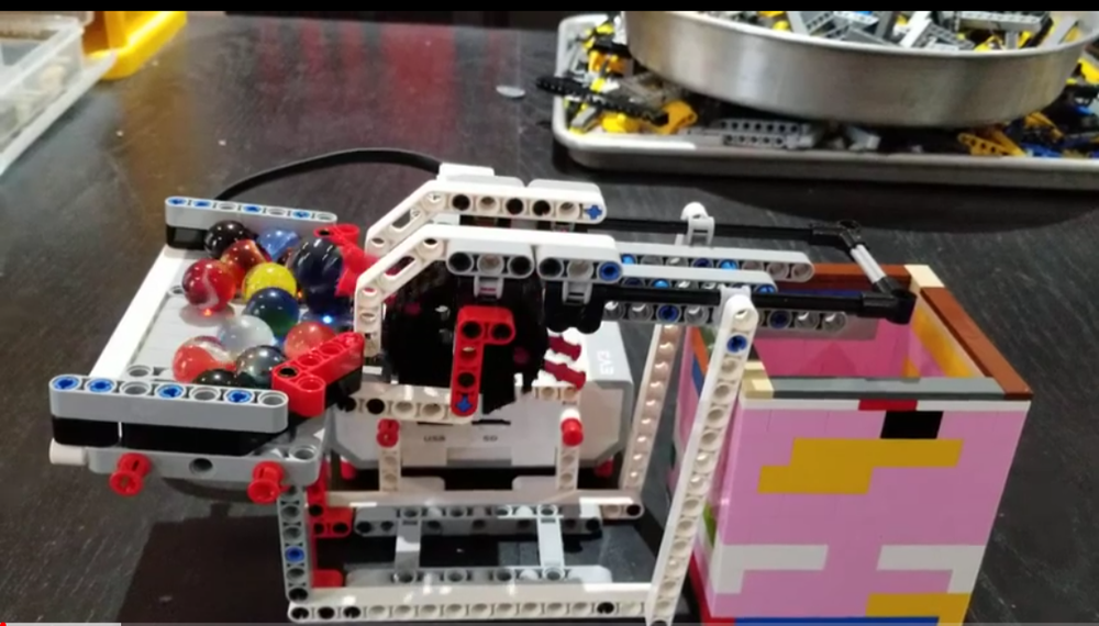 Lego GBC Module: EV3 Pin-wheel