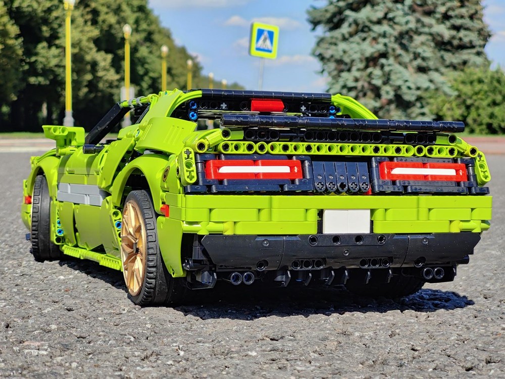 Lego Dodge Challenger 2008 (42115 model B)