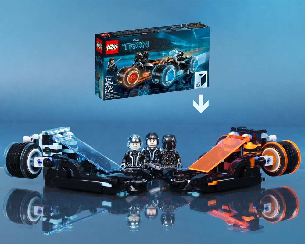 Lego TRON Spinners built from LEGO Ideas set 21314