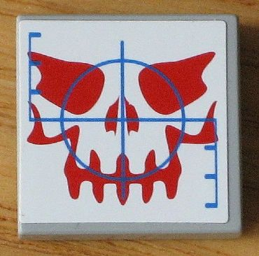 Lego Tile 2 x 2 with Ogel Skull with Red Features and Blue Crosshairs Pattern (Sticker) - Set 4748 / Light Bluish Gray