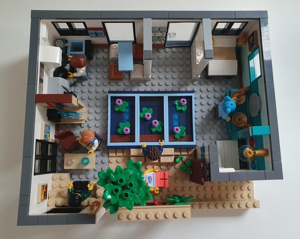 Lego Bungalow with patio