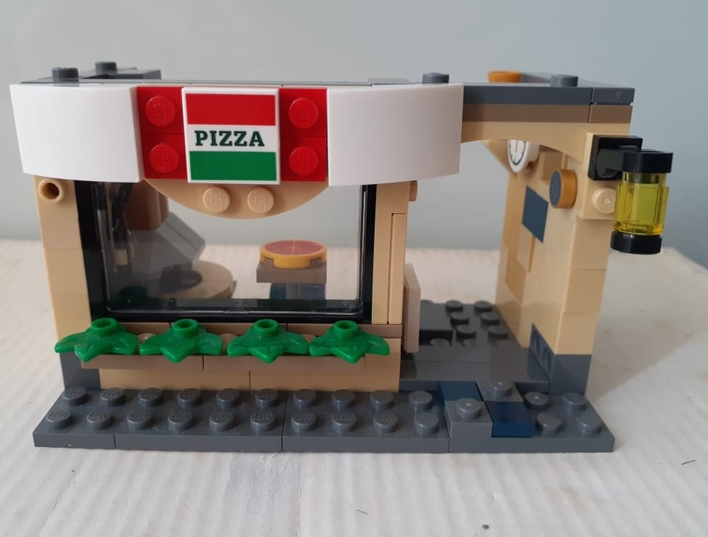 Lego Mini Modular Pizzeria