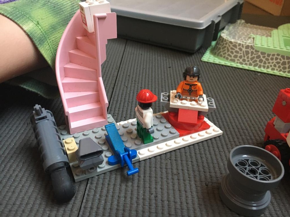 Lego Iggy's Castle