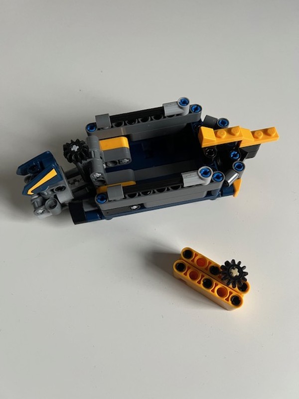 Lego Motorboat