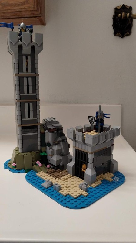 Lego Black Falcons' Island Prison