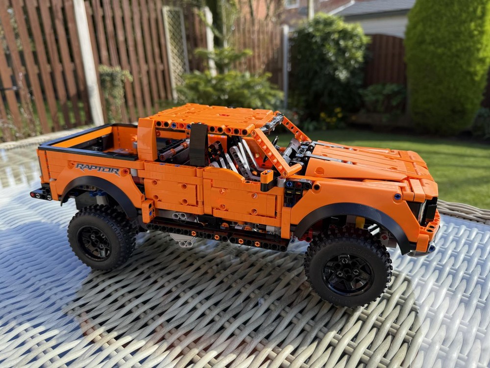 Lego Ford F-150 Raptor Official BuWizz Upgrade