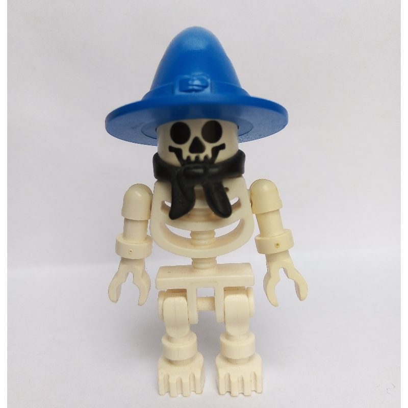 Lego Skeleton, Standard Face, Wizard Hat, Black Bandana