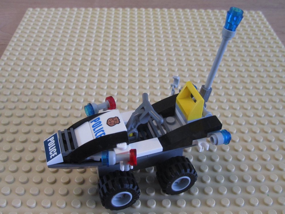 Lego Amphibious vehicle city police (combination of lego sets 60065 and 60126)