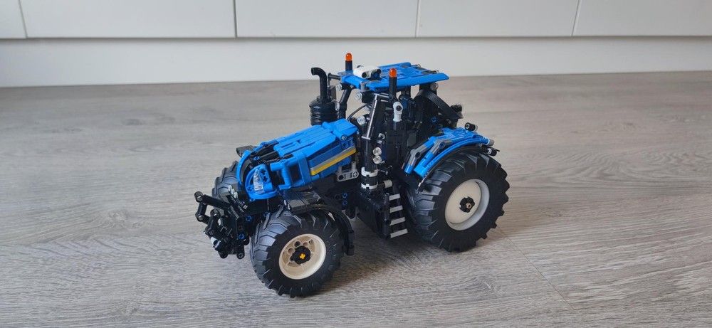 Lego New Holland T8 tractor (Control+ version)