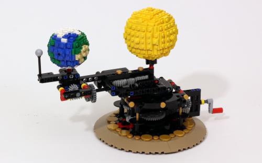 Lego Earth, Moon and Sun Orrery