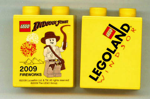 Lego Duplo, Brick 1 x 2 x 2 with Indiana Jones LEGOLAND Windsor 2009 Fireworks Pattern / Yellow