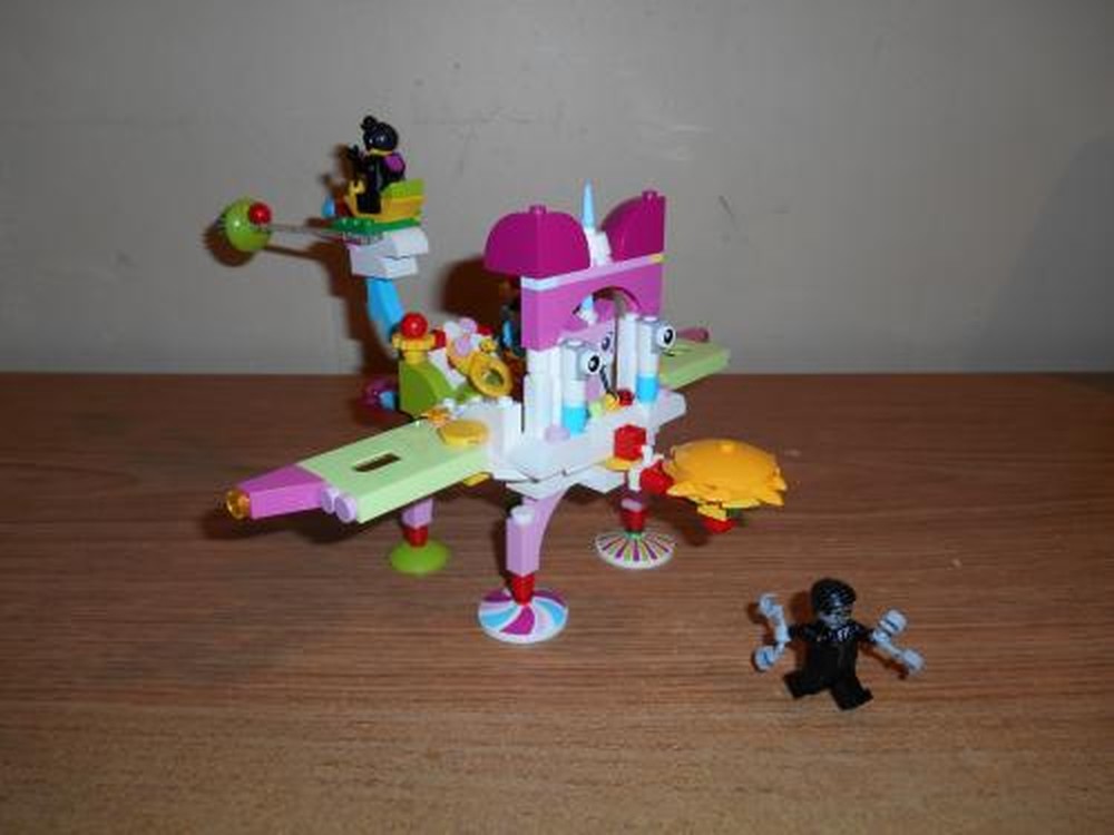 Lego cloud cuckoo cutter catapult cannon cruiser