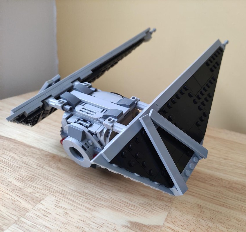 Lego 75348 - TIE Striker