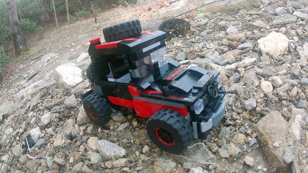 Lego (FREE) Mercedes off-roader