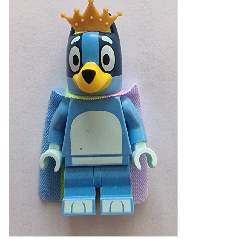 Lego Bluey, Cape, Crown