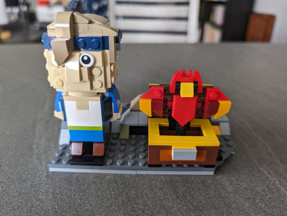 Lego Final Fantasy 6 - Locke, chest and Phoenix
