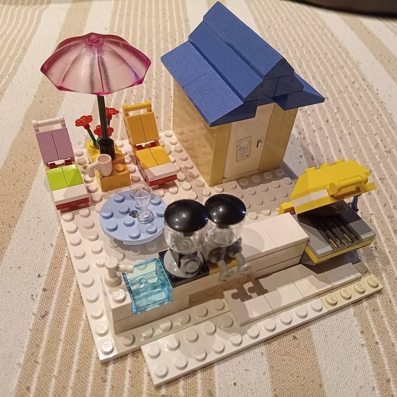 Lego Olivia's Backyard relax time