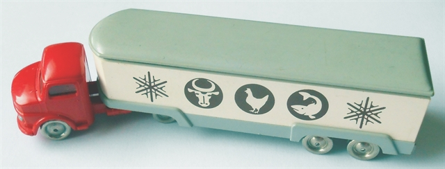 Lego HO Scale Mercedes Refrigerated Trailer, Twin Axle, Gray Animal Symbols and Snowflakes Print