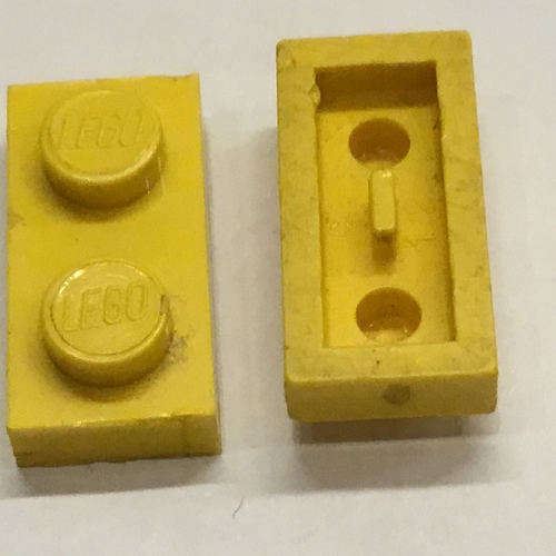 Lego Plate 1 x 2 [Old Style Bottom] / Yellow
