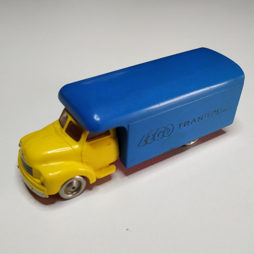 Lego HO Scale Bedford Moving Van - Front Indicators - LEGO in Blue, Transport in Gold