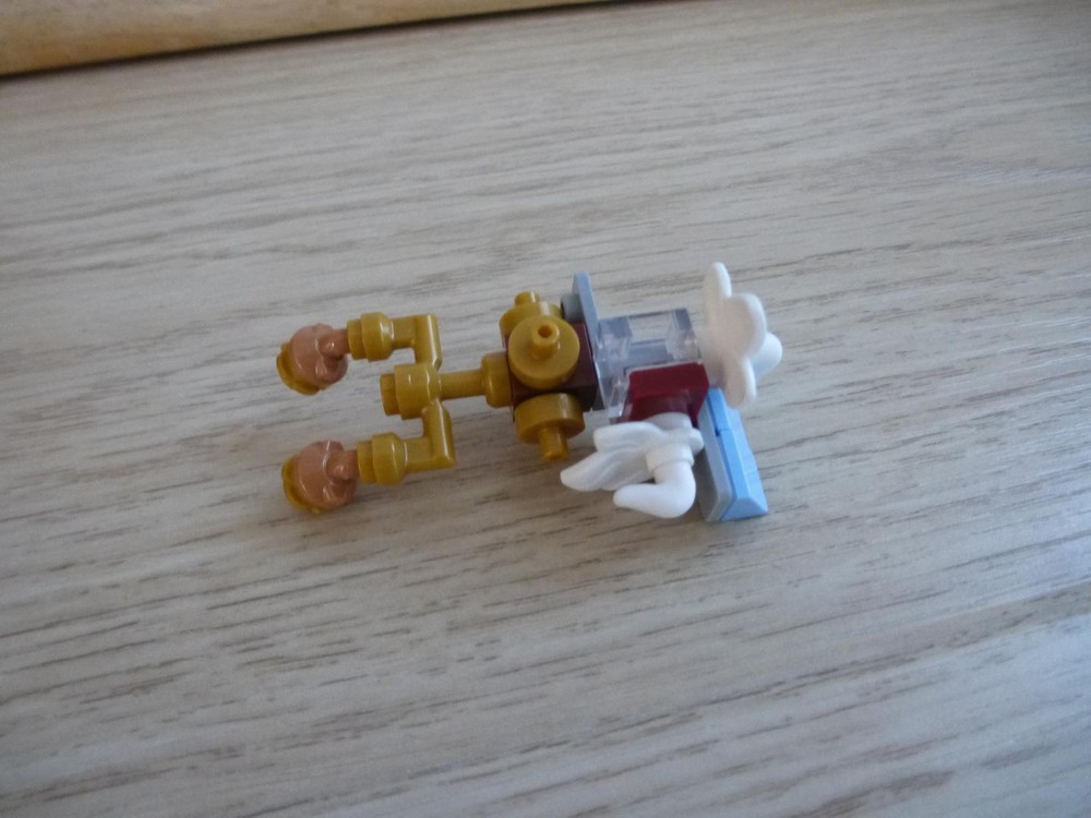 Lego Hogwarts' weird vacuum cleaner