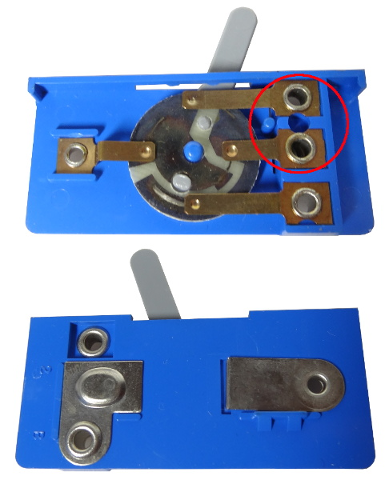 Lego Electric 4.5V Battery Box 6 x 11 x 3 1/3 Type III, Switch with hole for Connectors with Middle Pin / Blue
