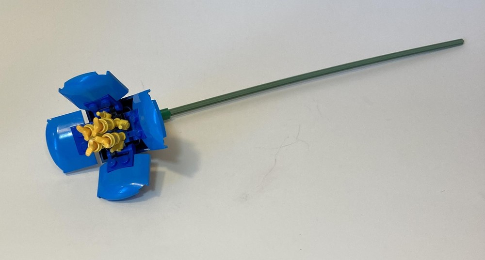 Lego Blue Poppy
