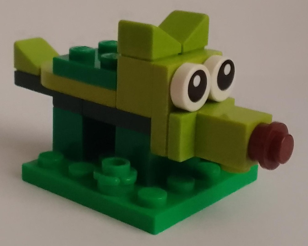 Lego Green Mini Wolf