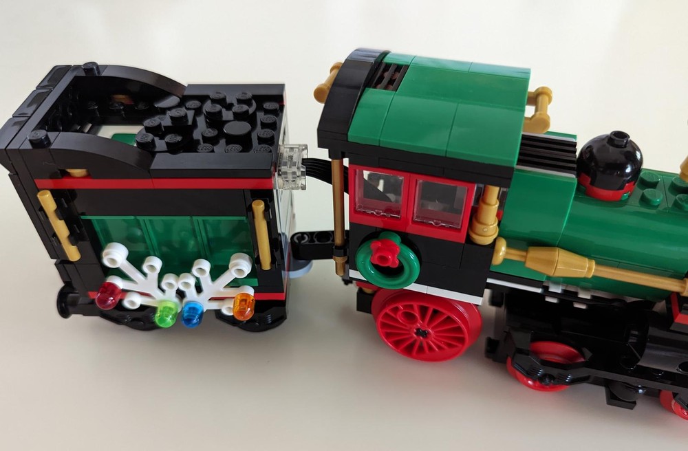 Lego Winter Holiday Train PoweredUp
