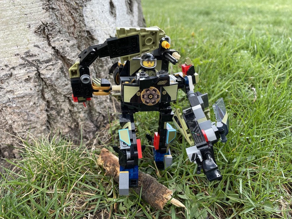 Lego Lambo Mech 76923 Alt