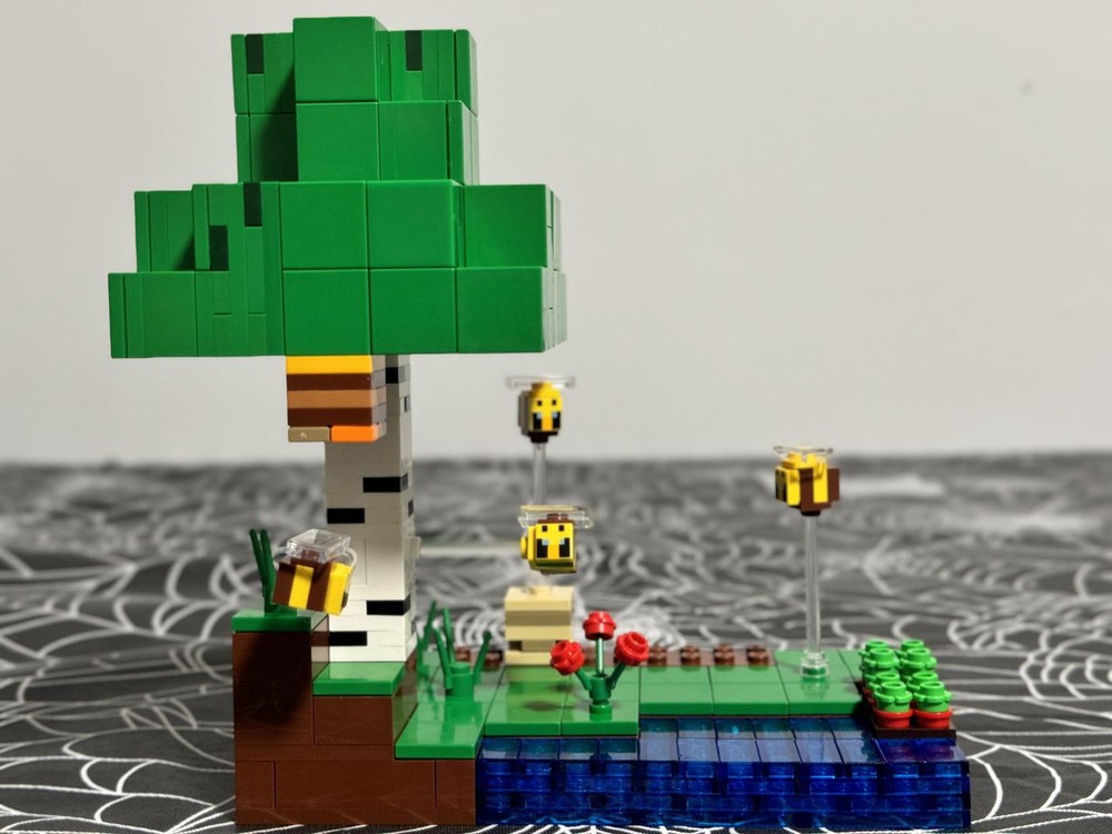 Lego 21241- "The Bee Cottage" - Block Accurate Terrain Recreation