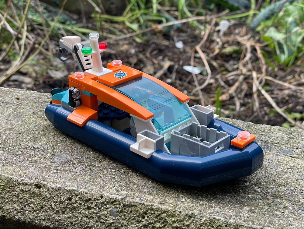 Lego Explorer Diving Boat (60377) Modification
