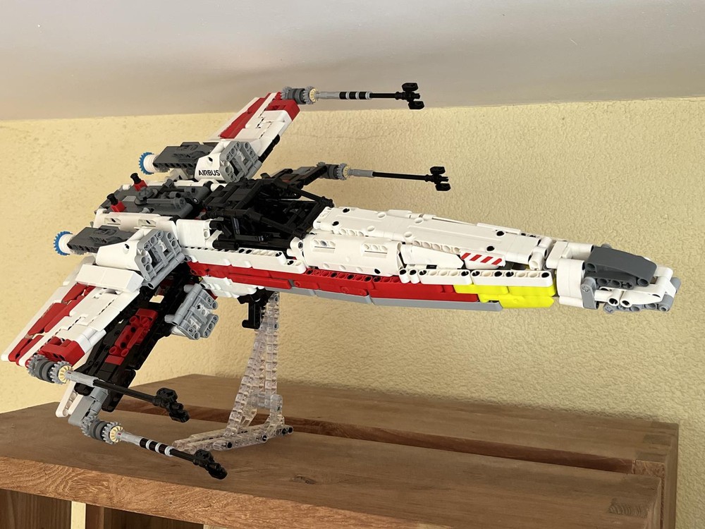 Lego MOC-149313 Starfighter Transparent Display Stand