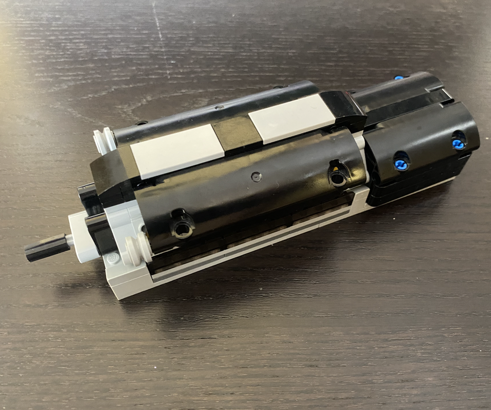 Lego V-12 Motorized Piston Engine