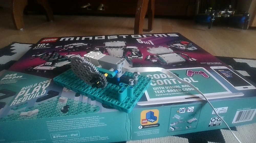 Lego Random auto clicker made out of mindstorms 51515 and 2 technic parts