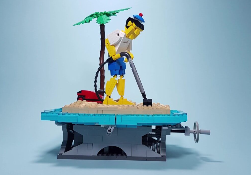 Lego Castaway, a LEGO Automaton