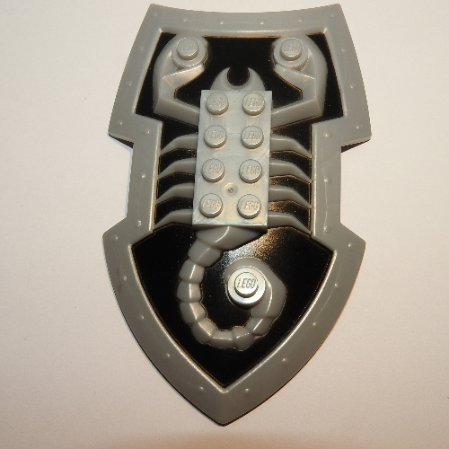 Lego Large Figure Shield, 2 x 4 Brick Relief, Vladek Scorpion with Black and Silver Print / Pearl Light Gray