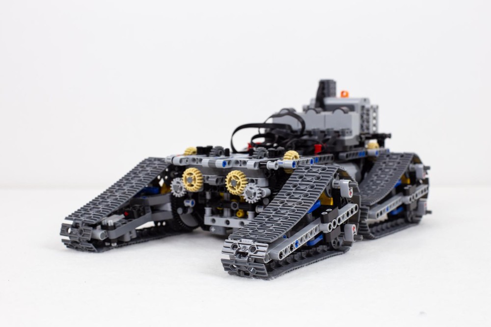 Lego Tracked climber vehicle (EOD robot base)