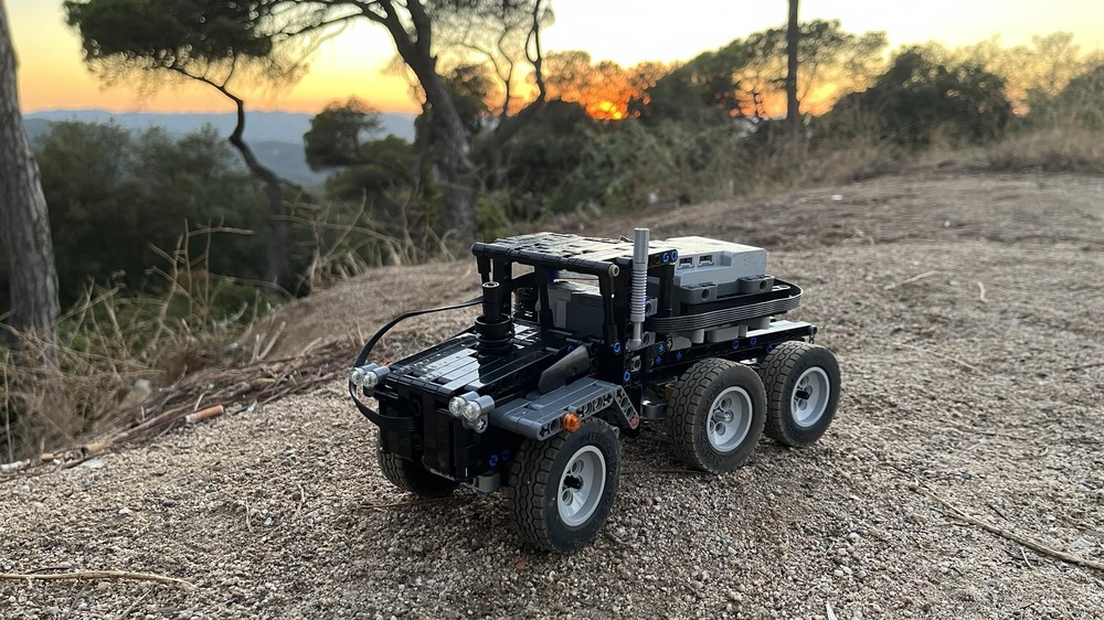 Lego Technic T-150 Tractor (6x6 edition)