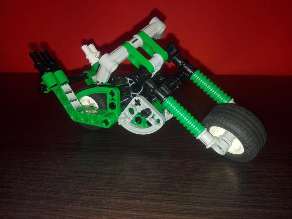 Lego 8236 Chopper [series: "Road"]