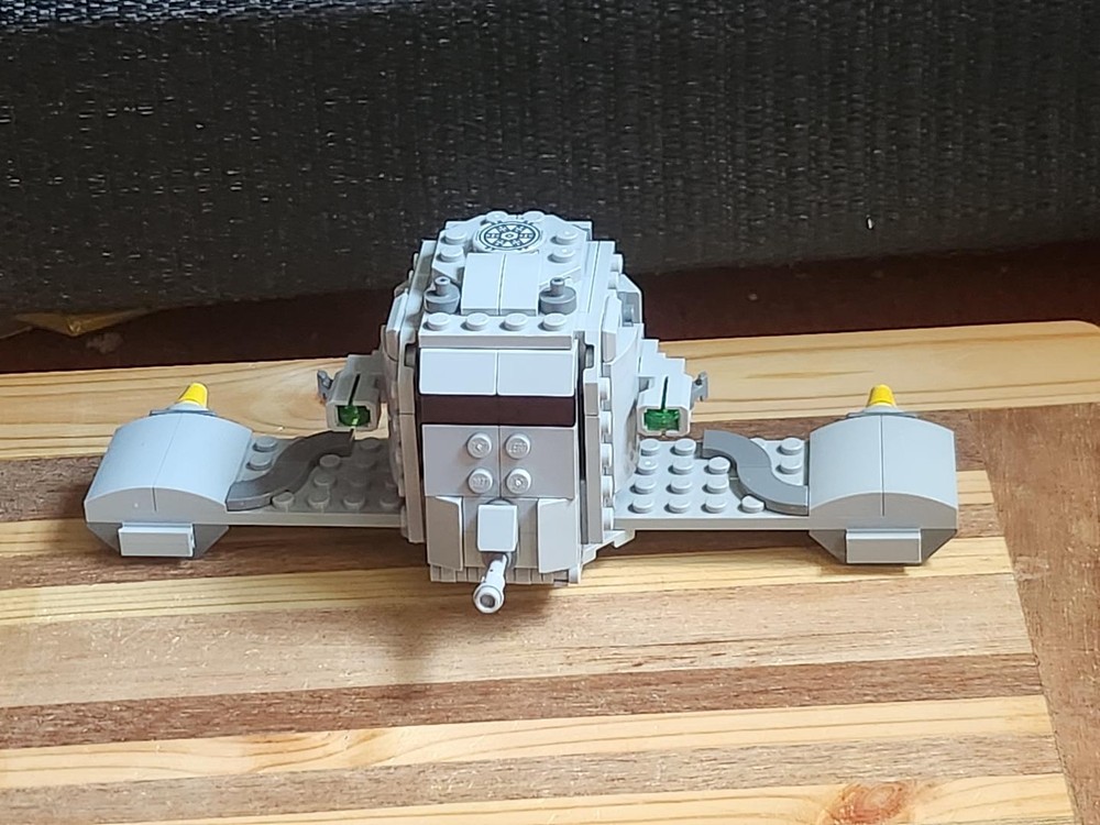 Lego INT-4 Starfighter