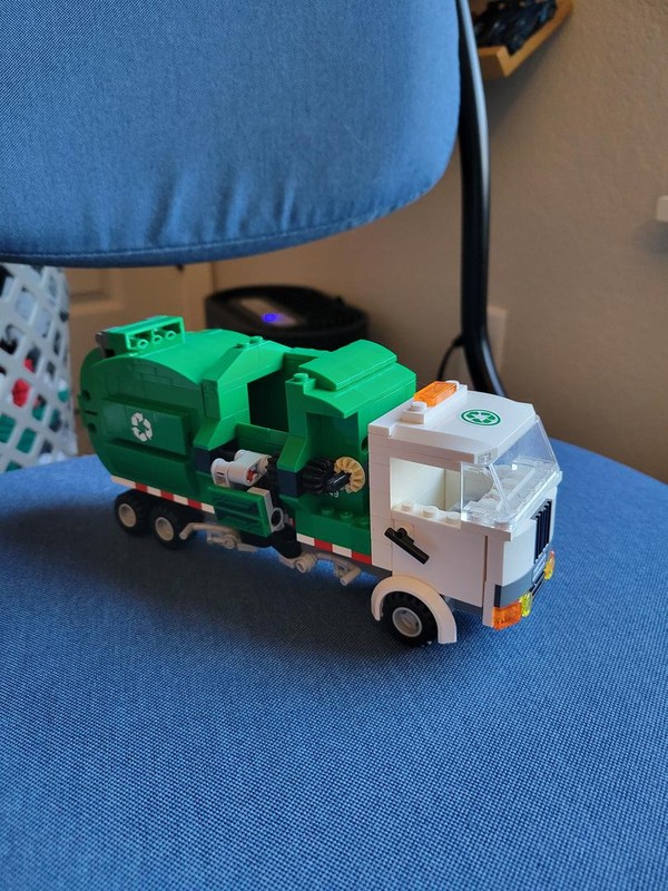 Lego ($1) garbage truck (working mechanisms)