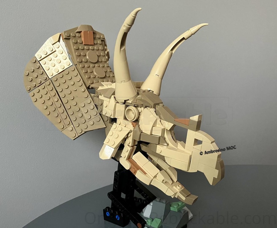 Lego Real Triceratops horridus skull (76969 set modification)