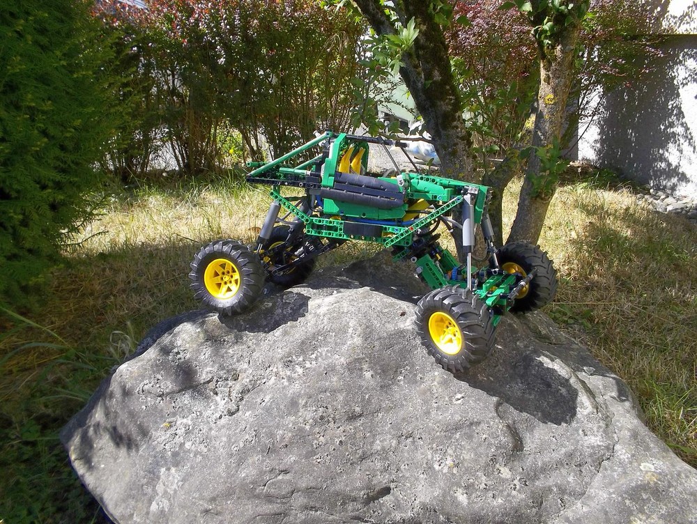 Lego Extreme Rock Crawler