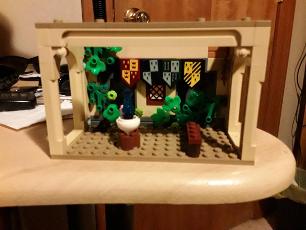 Lego Hogwarts Courtyard