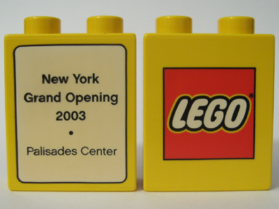 Lego Duplo, Brick 1 x 2 x 2 with The LEGO Store New York, Palisades Center 2003 Pattern